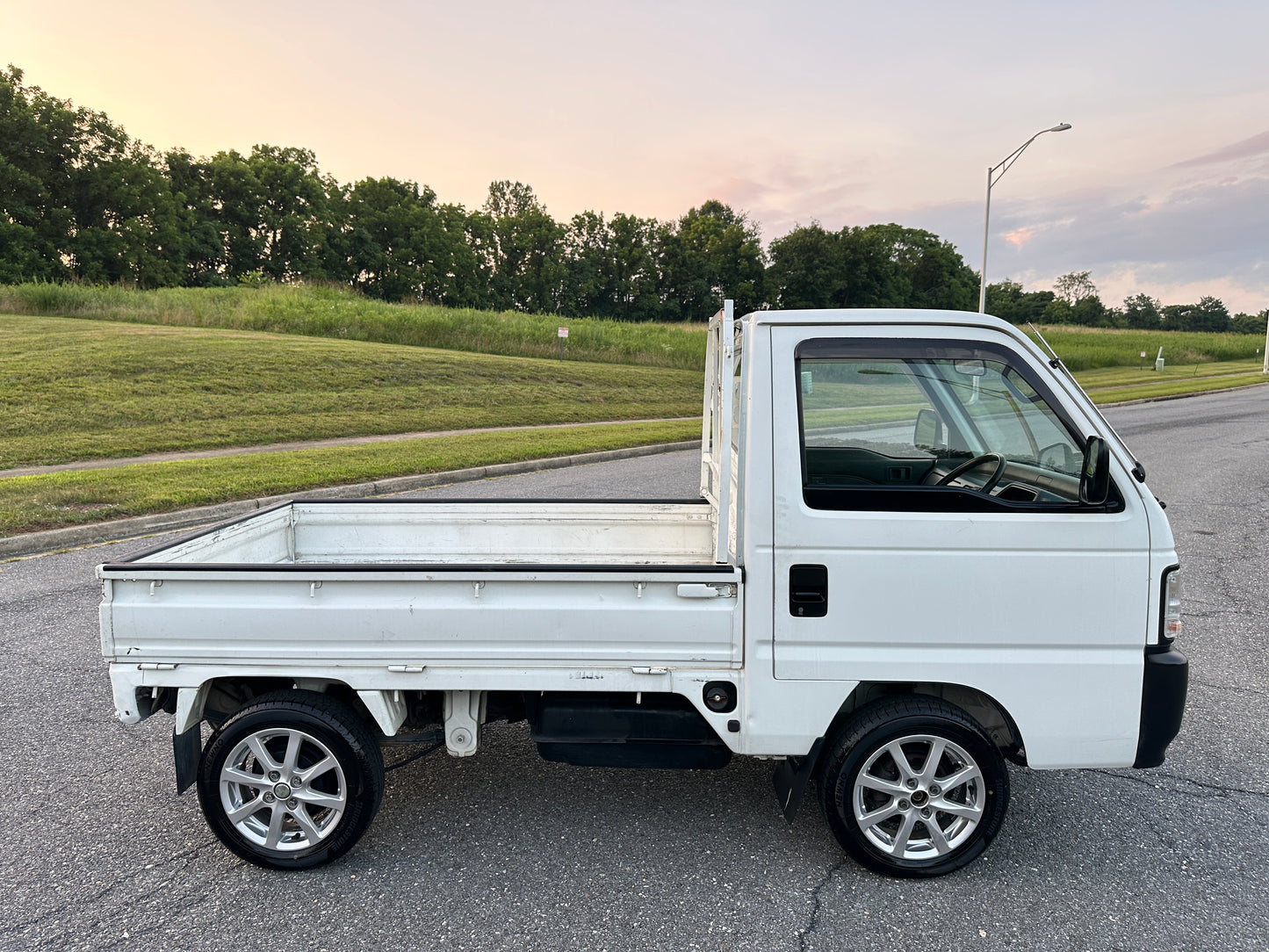 1998 HONDA ACTY SDX 4WD - 5 Speed — LOT#595