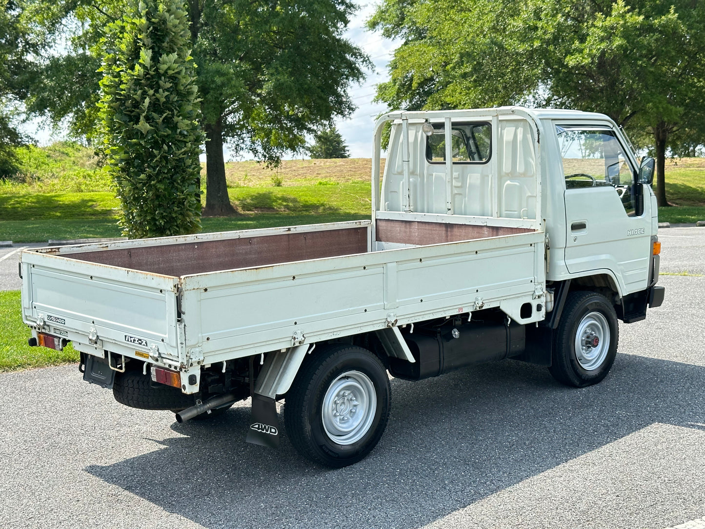 1990 TOYOTA HIACE LH85