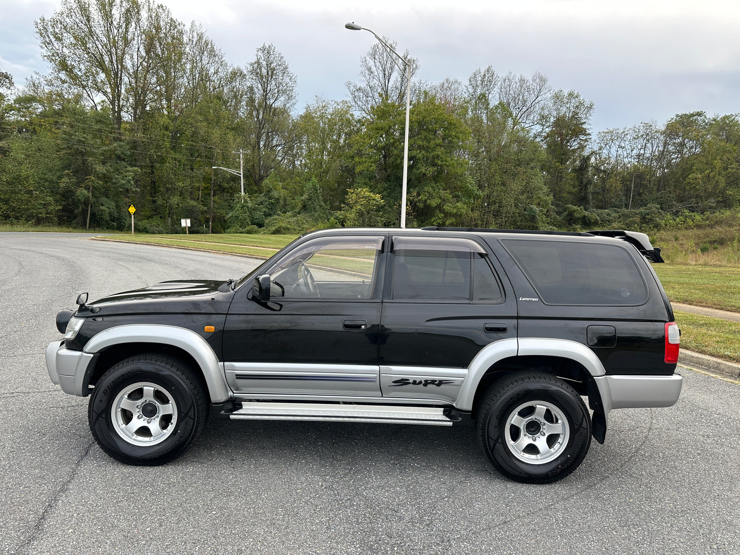 1998 Toyota Hilux Surf SSR-X Limited - 4WD - INTERCOOLED TURBO DIESEL — LOT#656