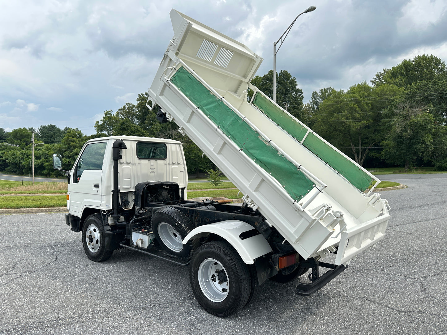 1993 TOYOTA DYNA 3-WAY DUMP TRUCK - 4WD - DIESEL— LOT#578