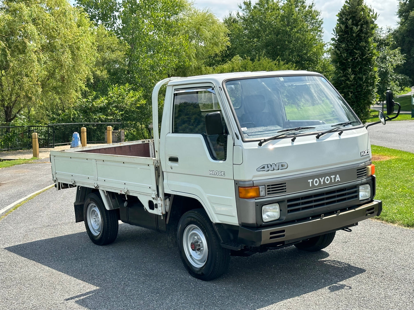 1990 TOYOTA HIACE LH85
