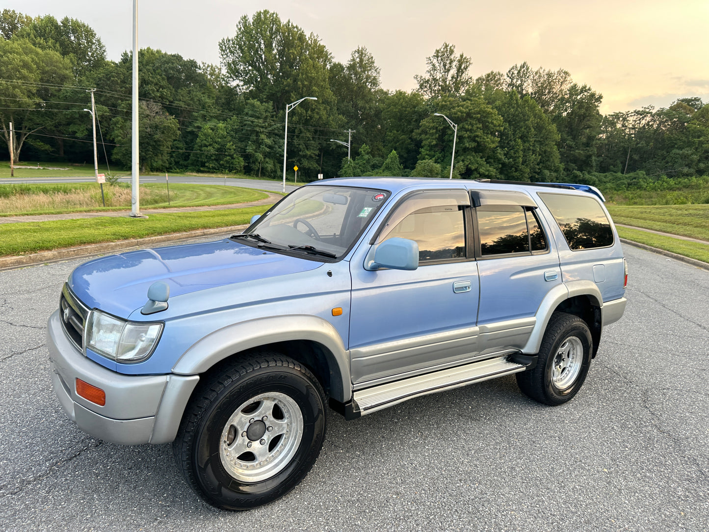 1998 TOYOTA HILUX SURF SSR-G VZN185 — V6 Gasoline - 98k Miles — LOT#607