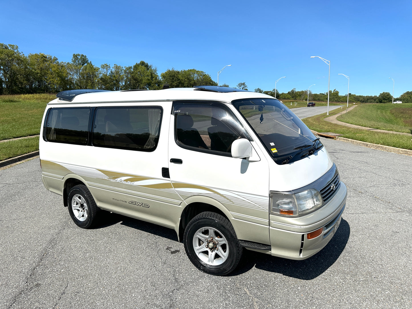 1995 TOYOTA HIACE SUPER CUSTOM KZH106