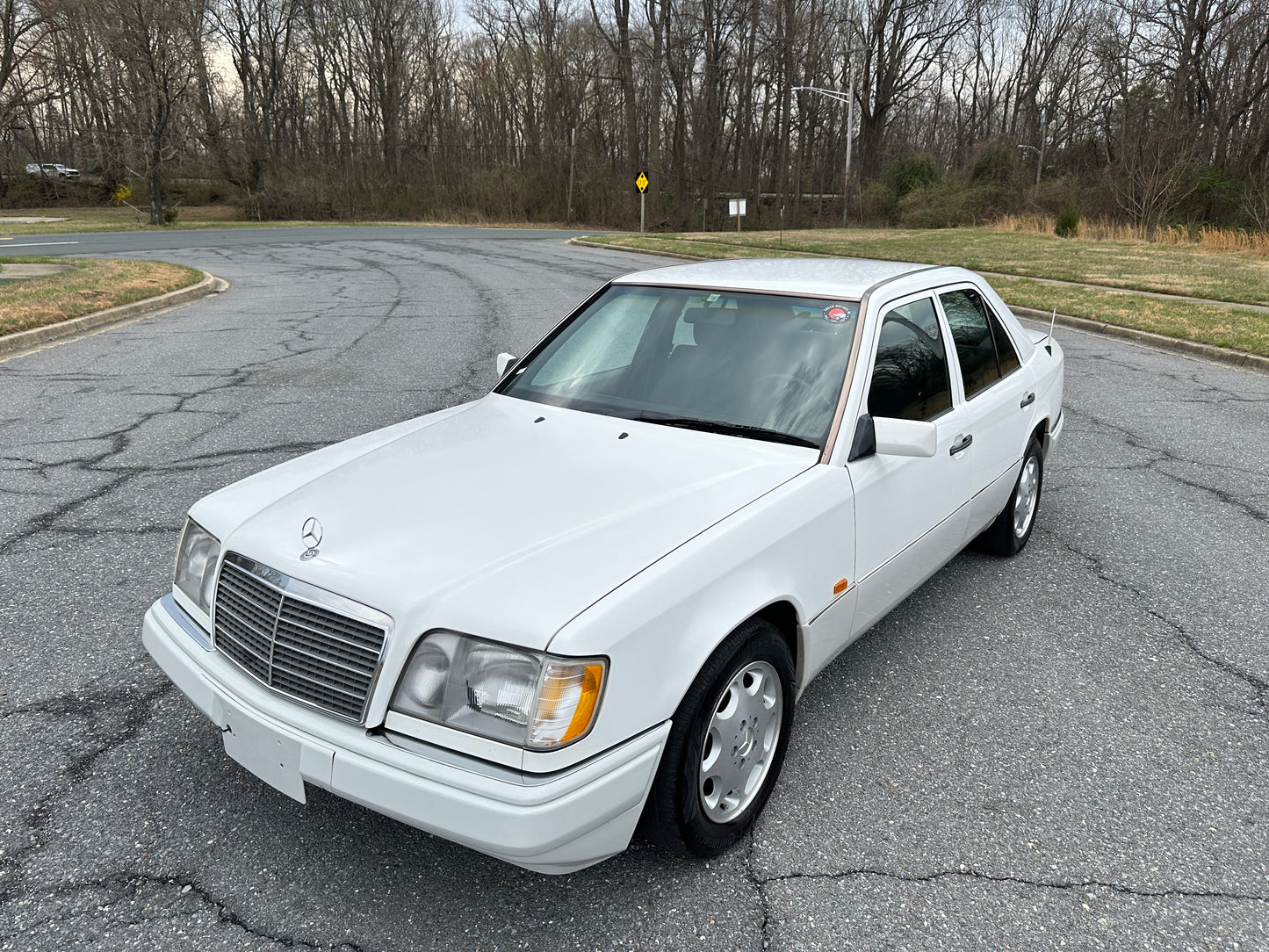 1995 JAPANESE MARKET MERCEDES BENZ E320 SEDAN