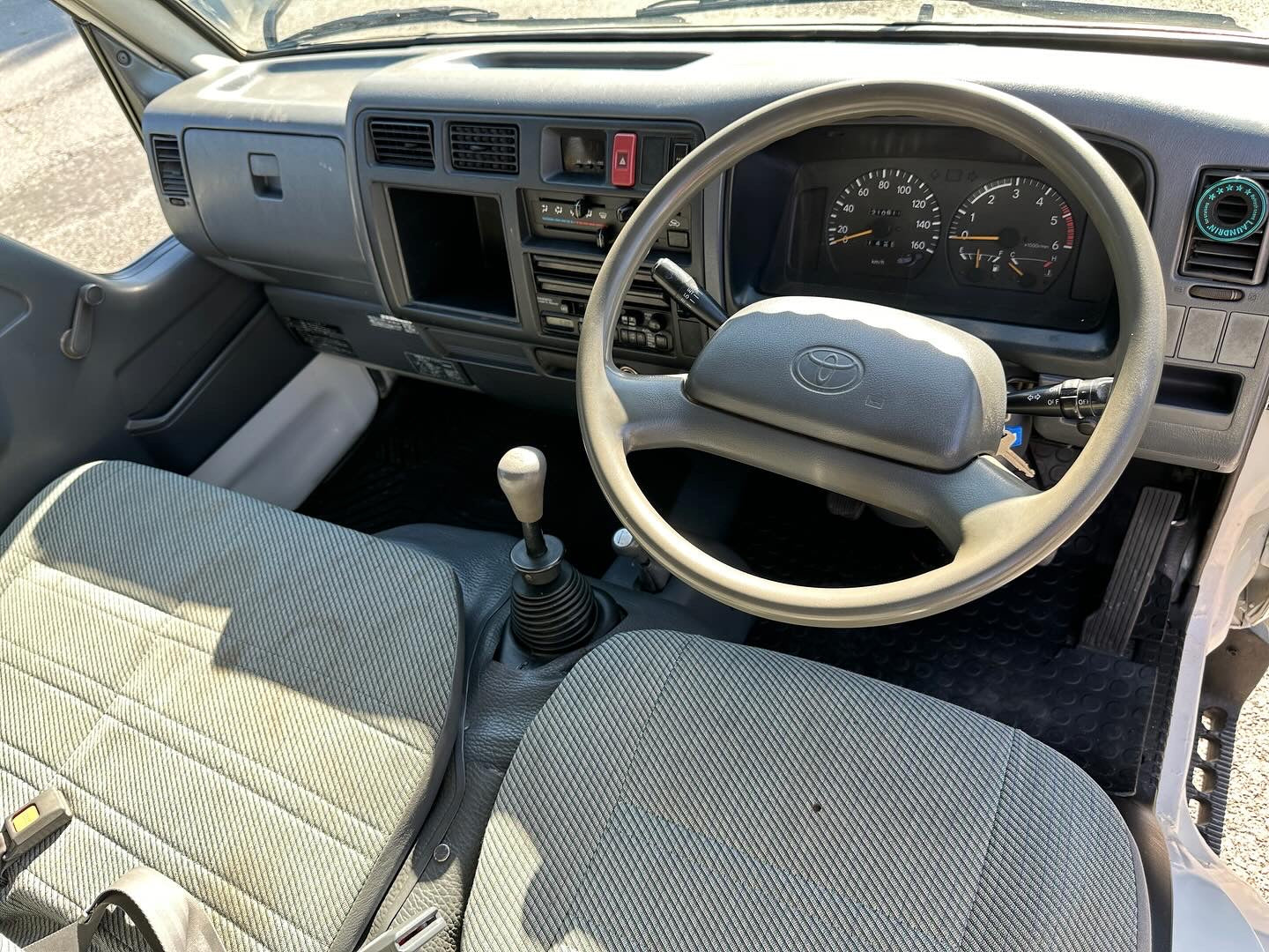 1996 TOYOTA HIACE LY161