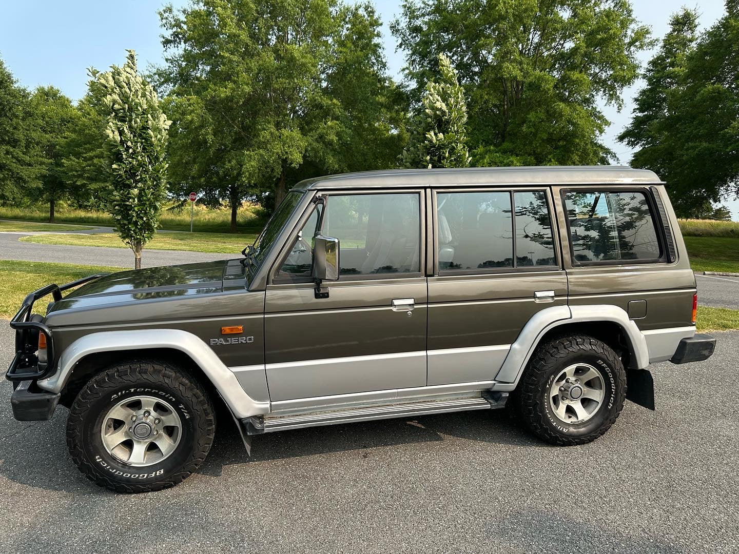 1990 MITSUBISHI PAJERO MONTERO WAGON E-L146GW