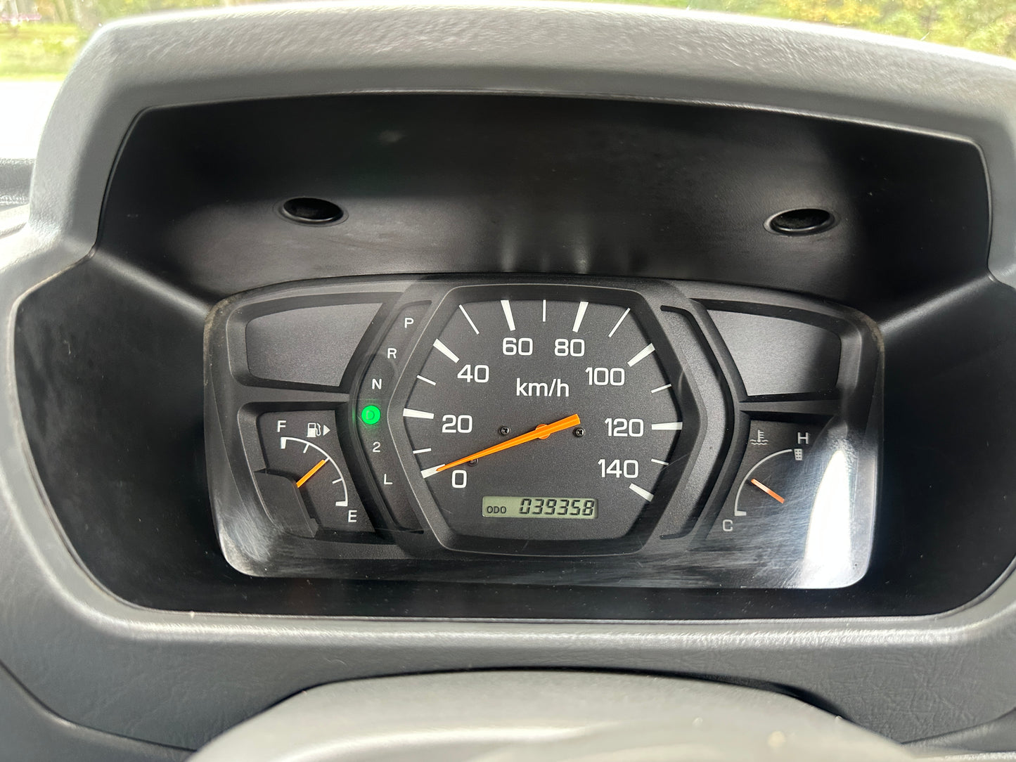 2000 MITSUBISHI MINICAB - AUTOMATIC TRANSMISSION - A/C - FULLY SERVICED — LOT#580