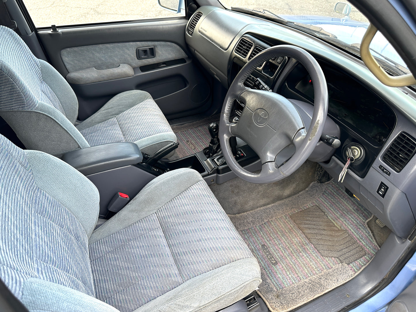 1998 TOYOTA HILUX SURF SSR-G VZN185 — V6 Gasoline - 98k Miles — LOT#607