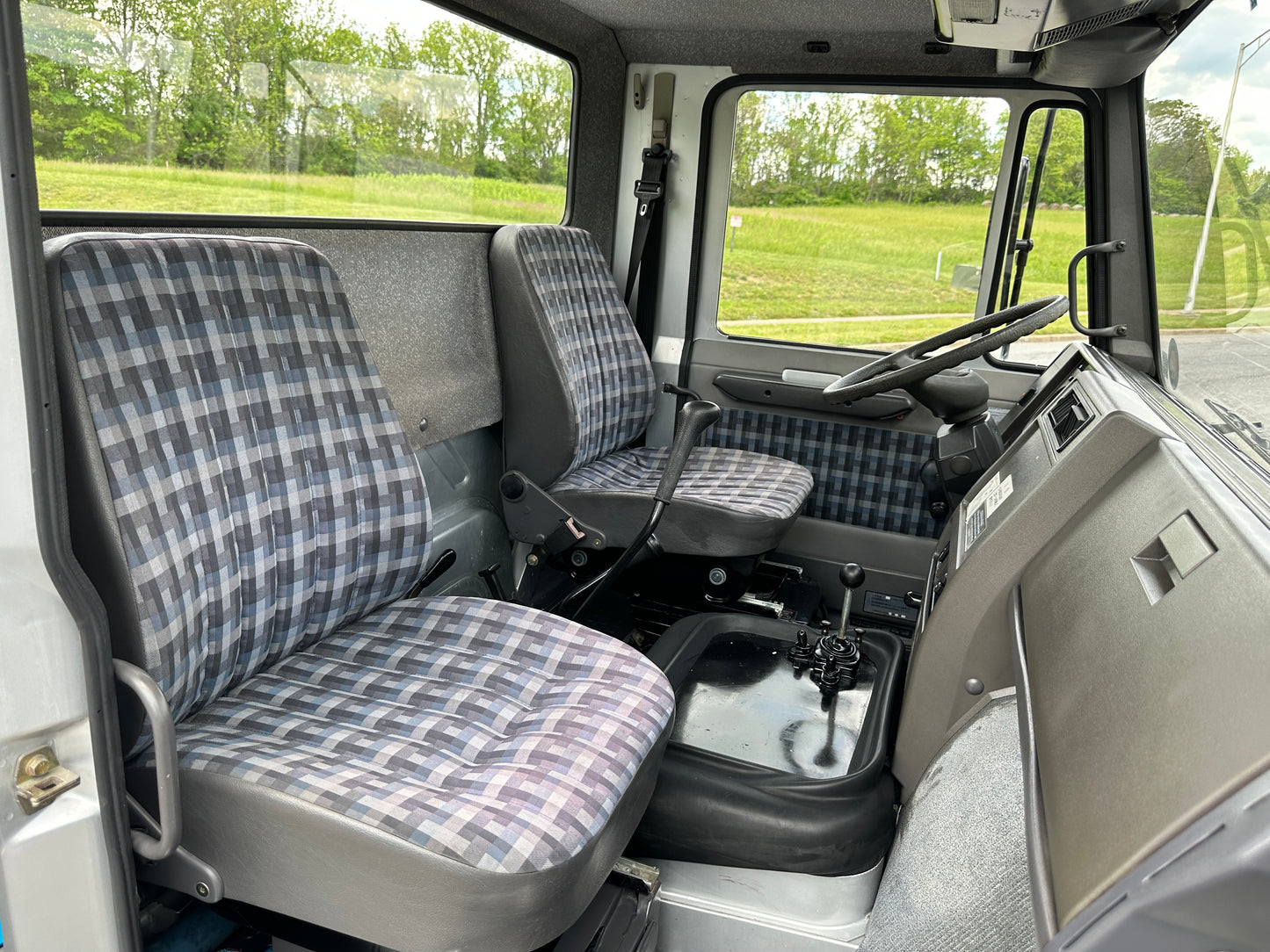 1993 MERCEDES BENZ UNIMOG 408-Series U90 3-WAY DUMP TRUCK