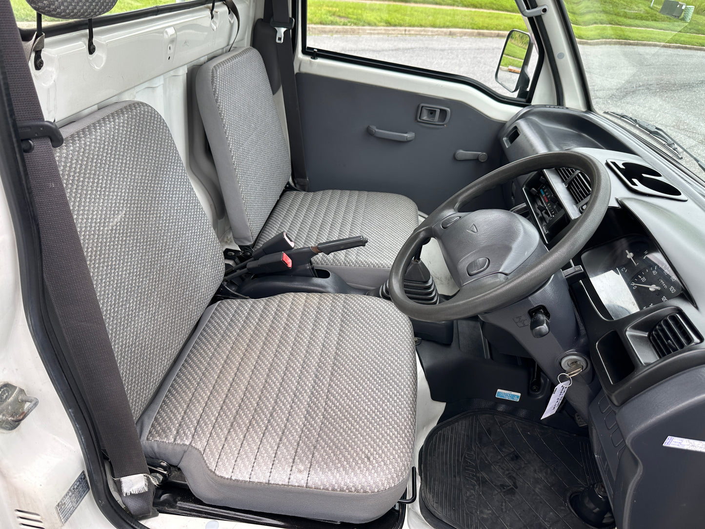 2000 DAIHATSU HIJET 4WD - A/C - FUEL INJECTED