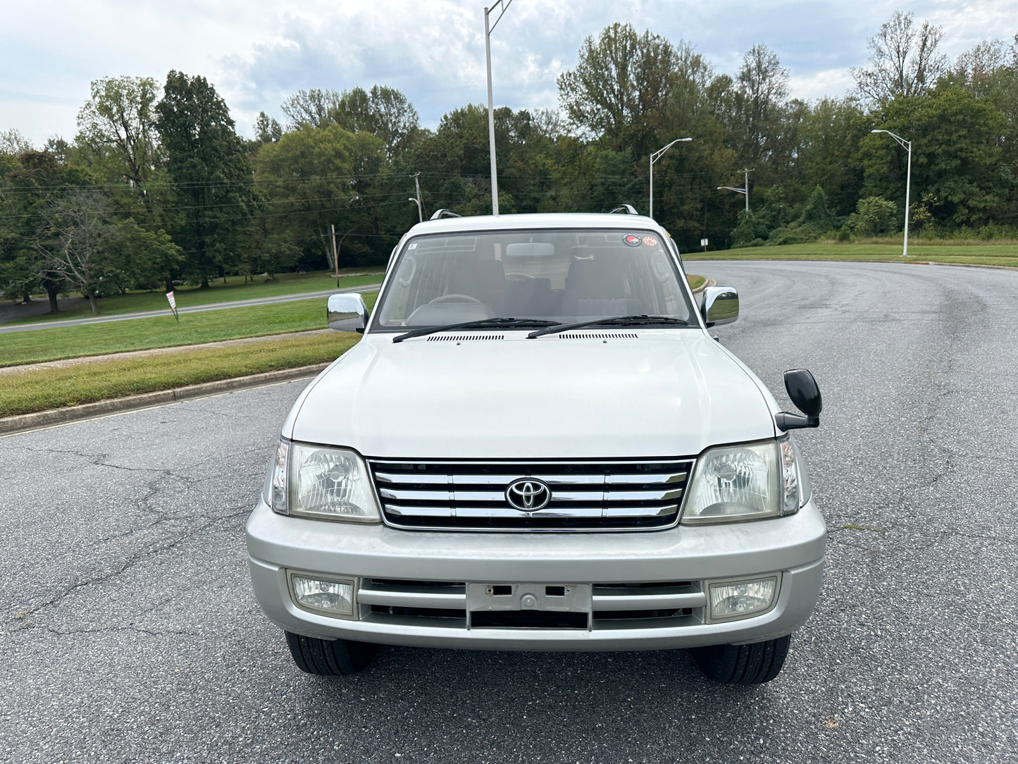 2000 Toyota Land Cruiser Prado TX Limited 4WD - 4 Cylinder Gasoline — LOT#682