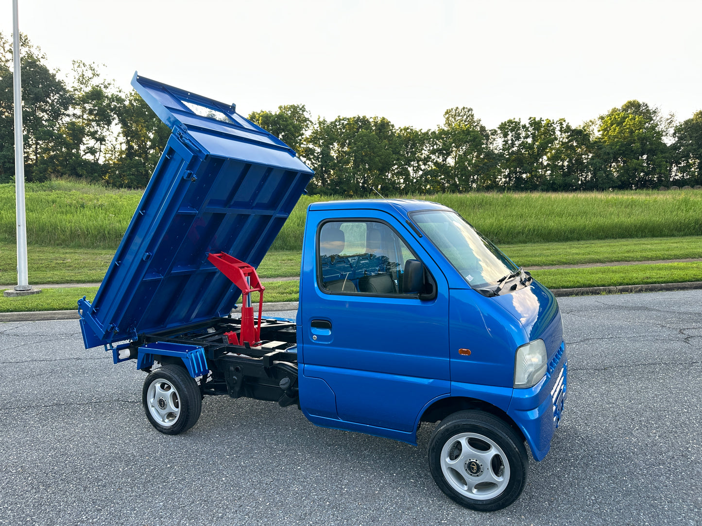 2000 SUZUKI CARRY DUMP 4WD - A/C