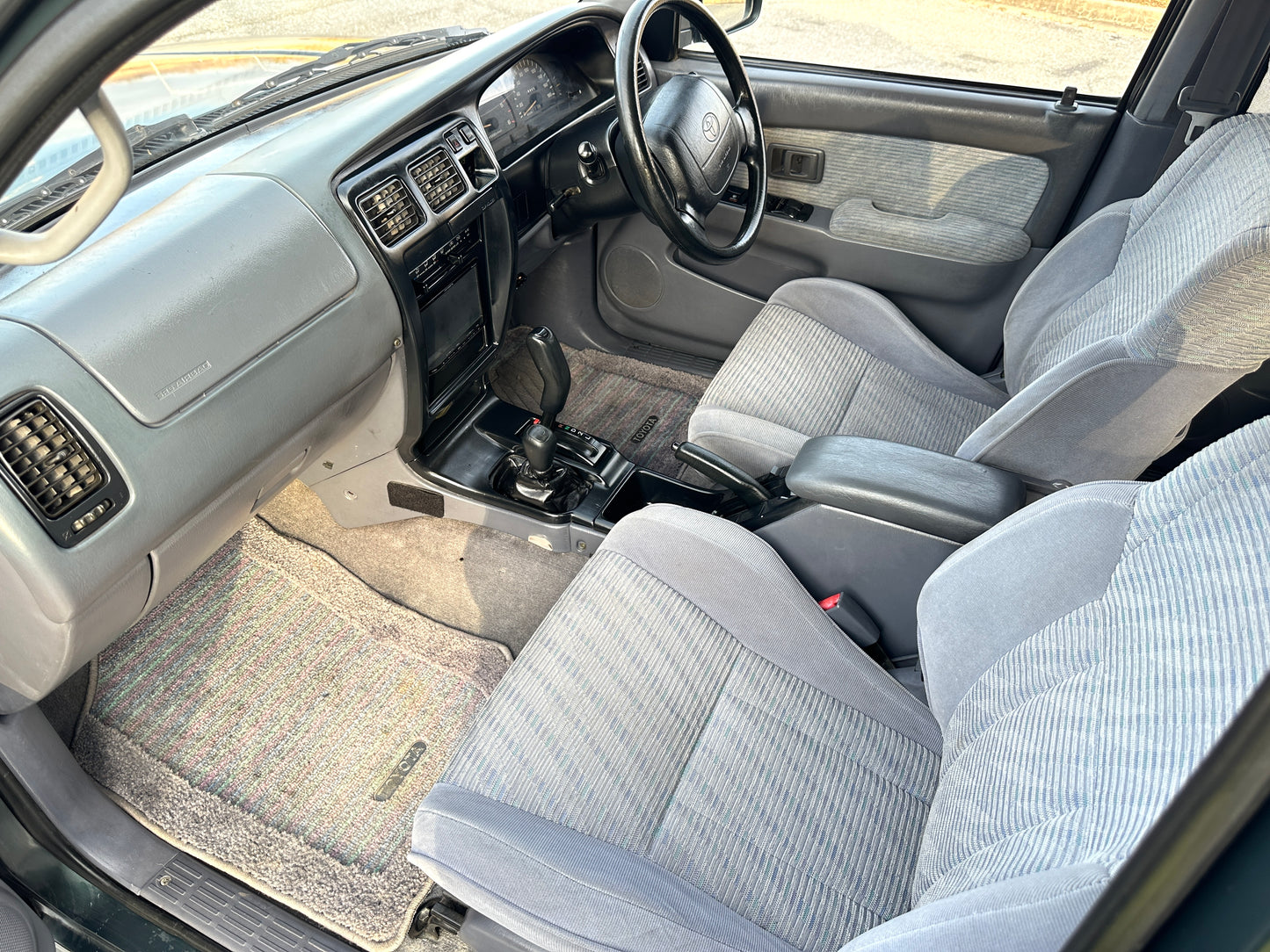 1996 TOYOTA HILUX SURF SSR-X KZN185