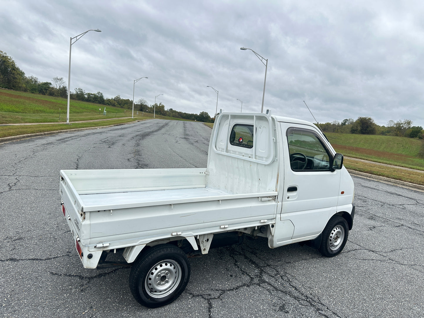 1999 SUZUKI CARRY -4WD -FUEL INJECTED -2 SPEED TRANSFER-CASE -A/C — LOT#617