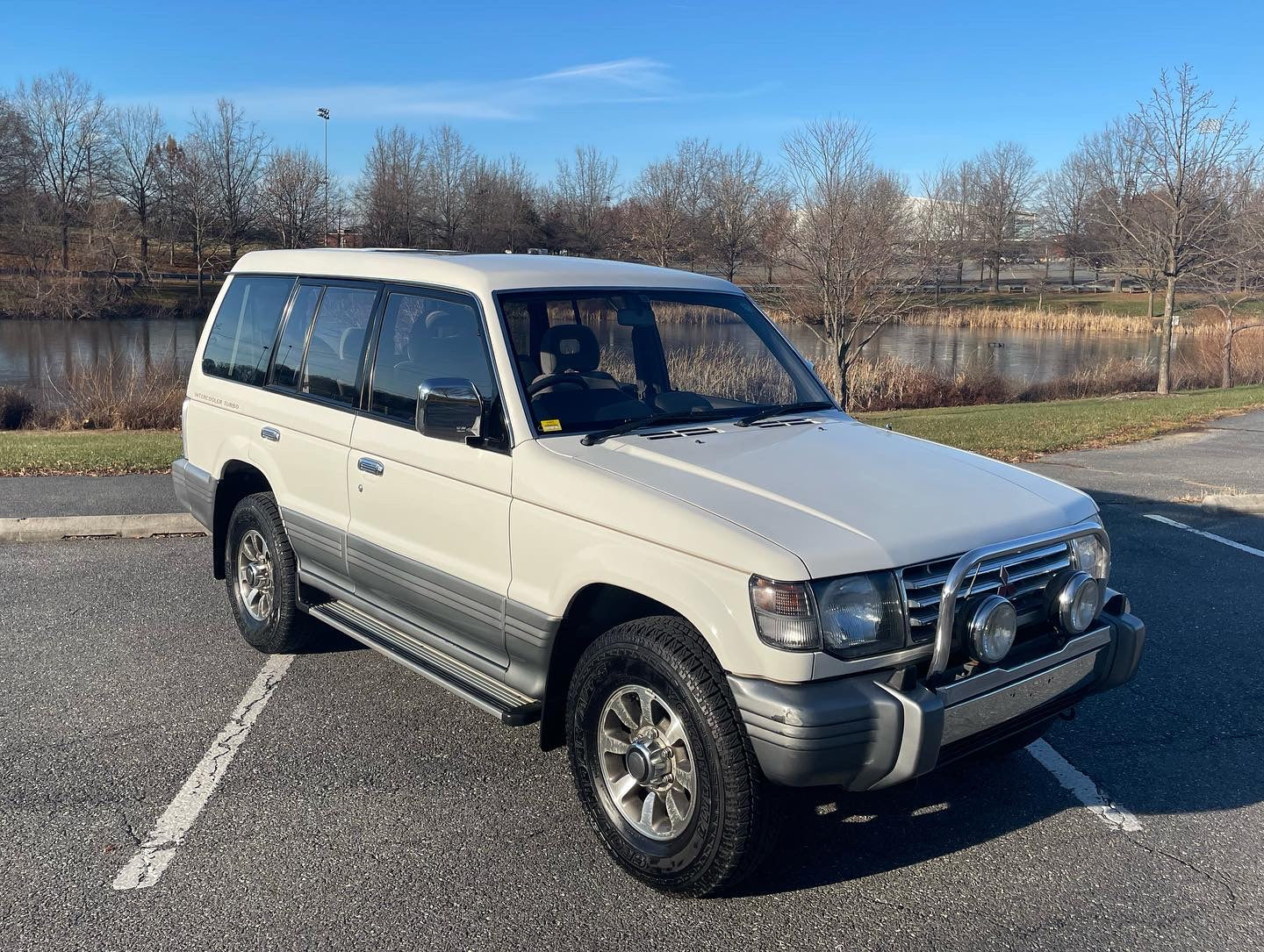 1991 MITSUBISHI PAJERO V44W