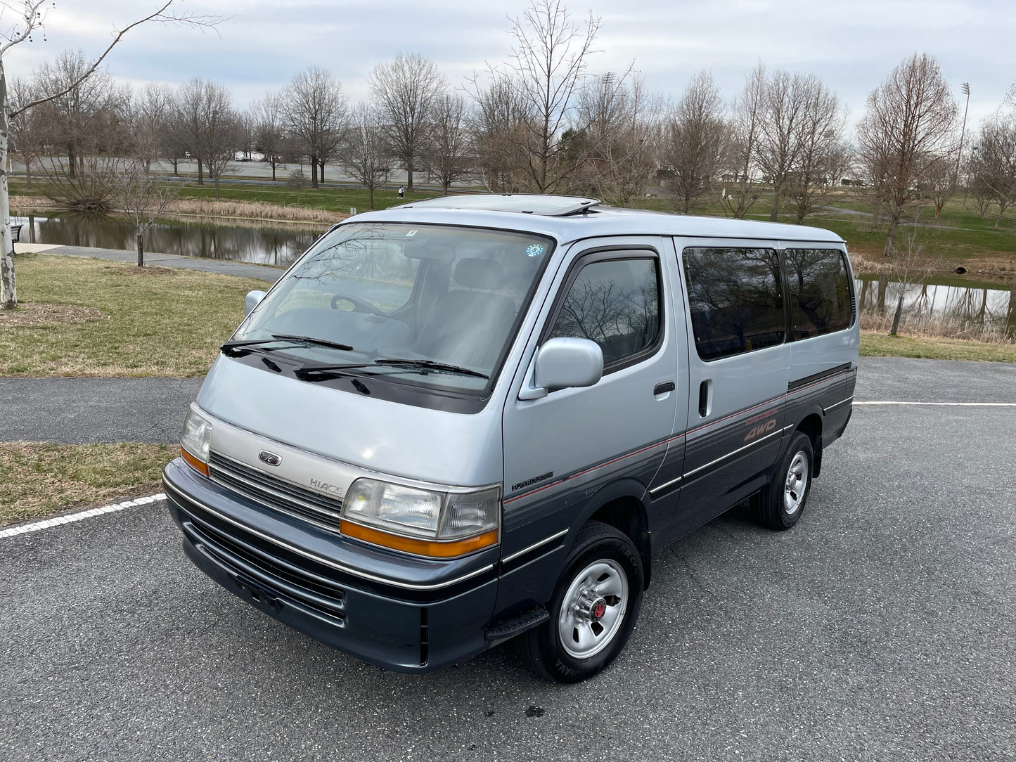 1991 TOYOTA HIACE SUPER CUSTOM LH107