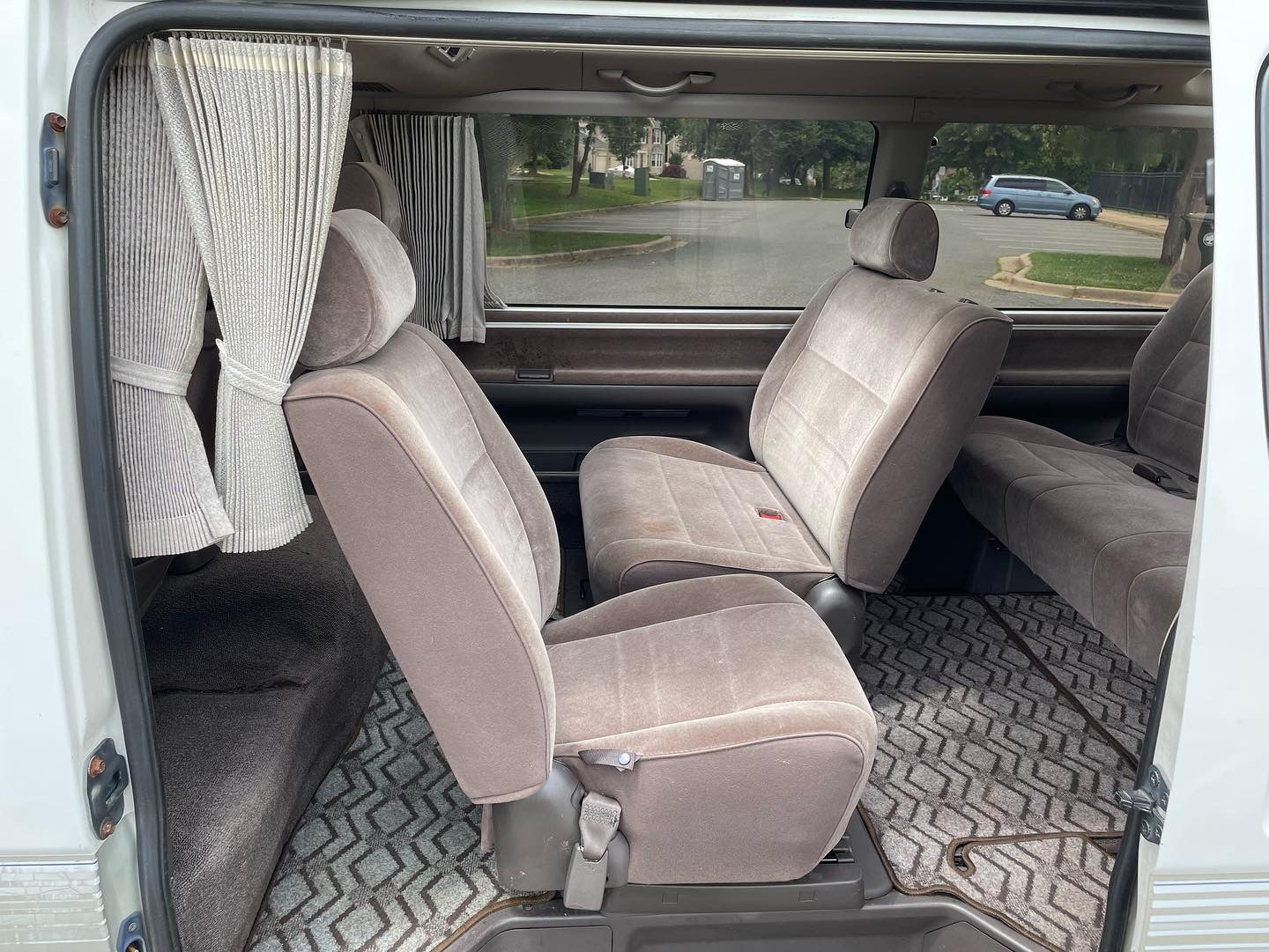 1996 TOYOTA HIACE SUPER CUSTOM LIVING SALOON EX KZH100