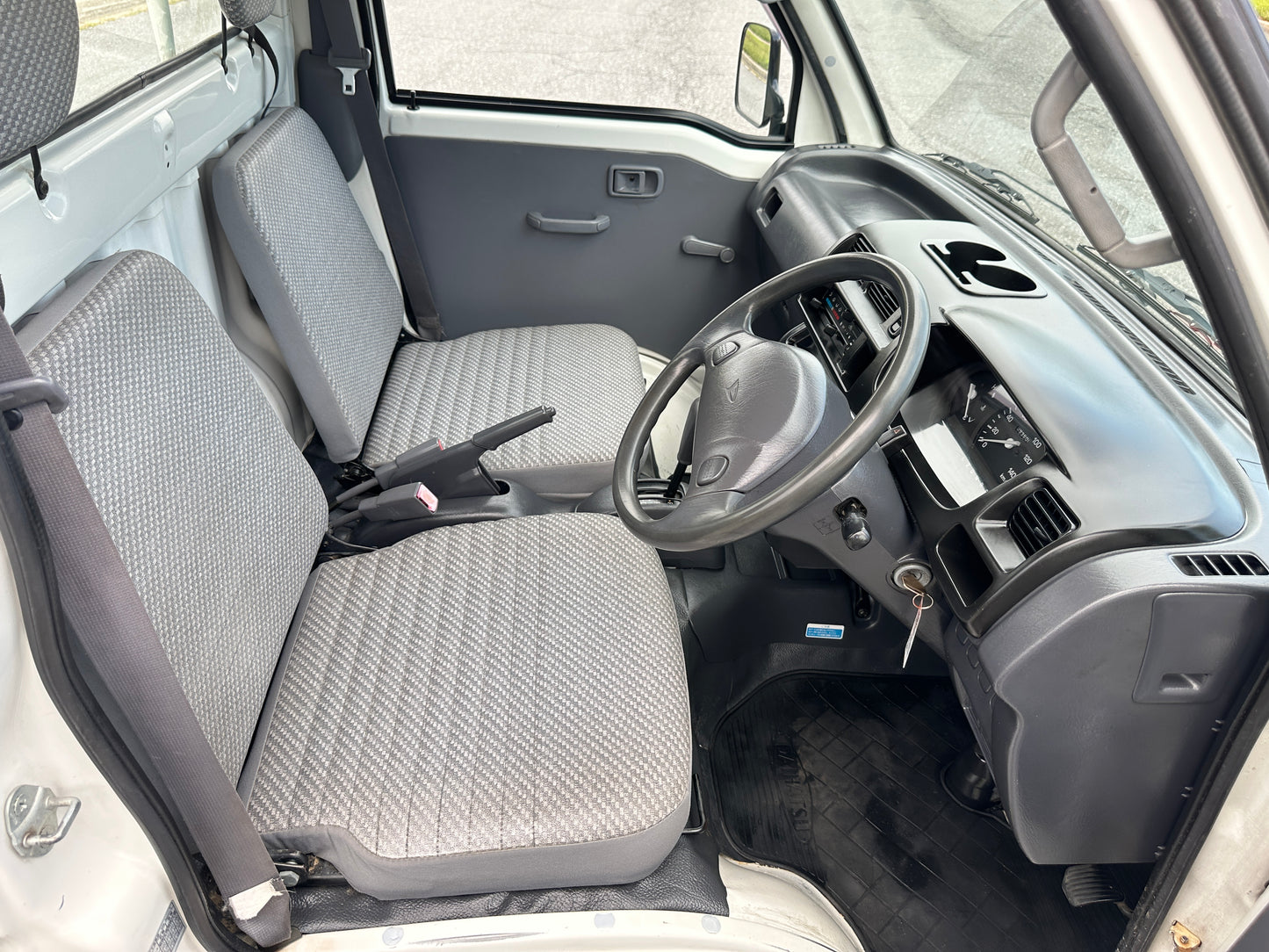2000 DAIHATSU HIJET TWIN CAM 4WD - AUTOMATIC - A/C — LOT#638