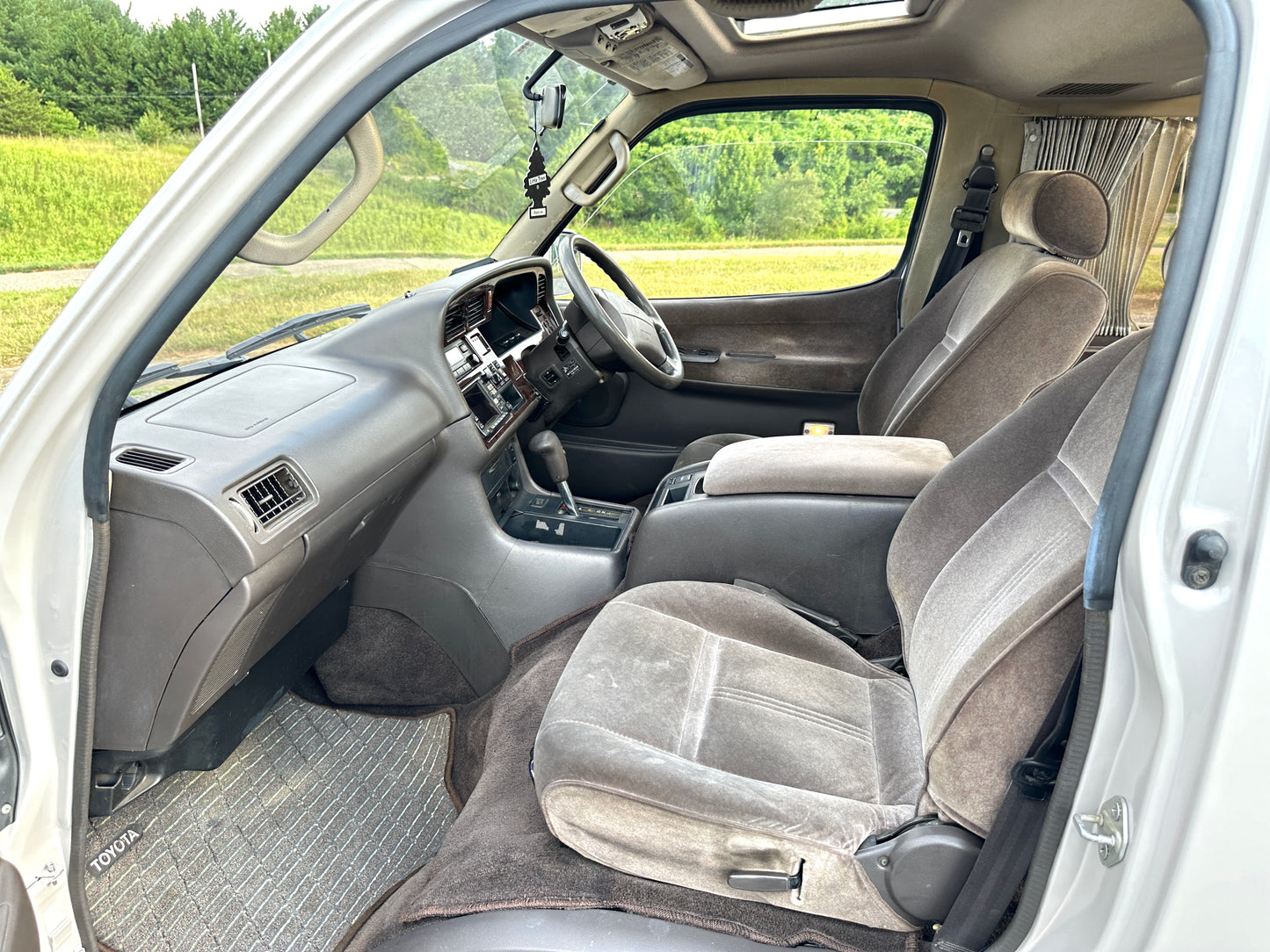 1997 TOYOTA HIACE SUPER CUSTOM LIMITED KZH106