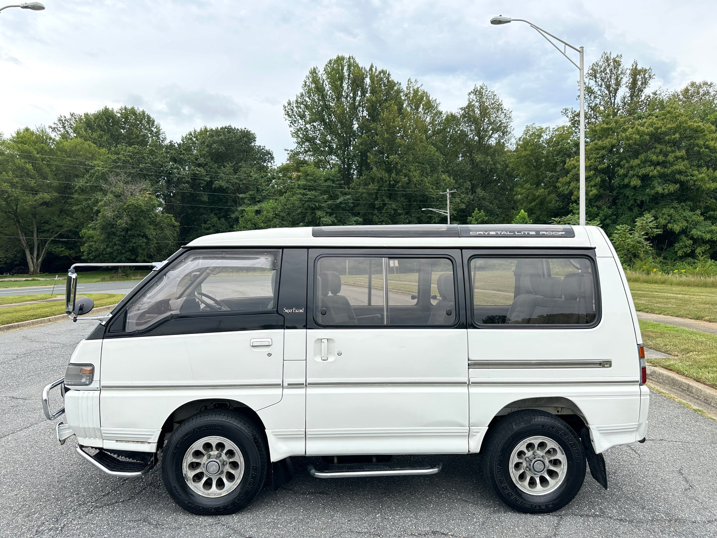 1992 MITSUBISHI DELICA STAR WAGON 4WD SUPER EXCEED - TURBO DIESEL — LOT#633