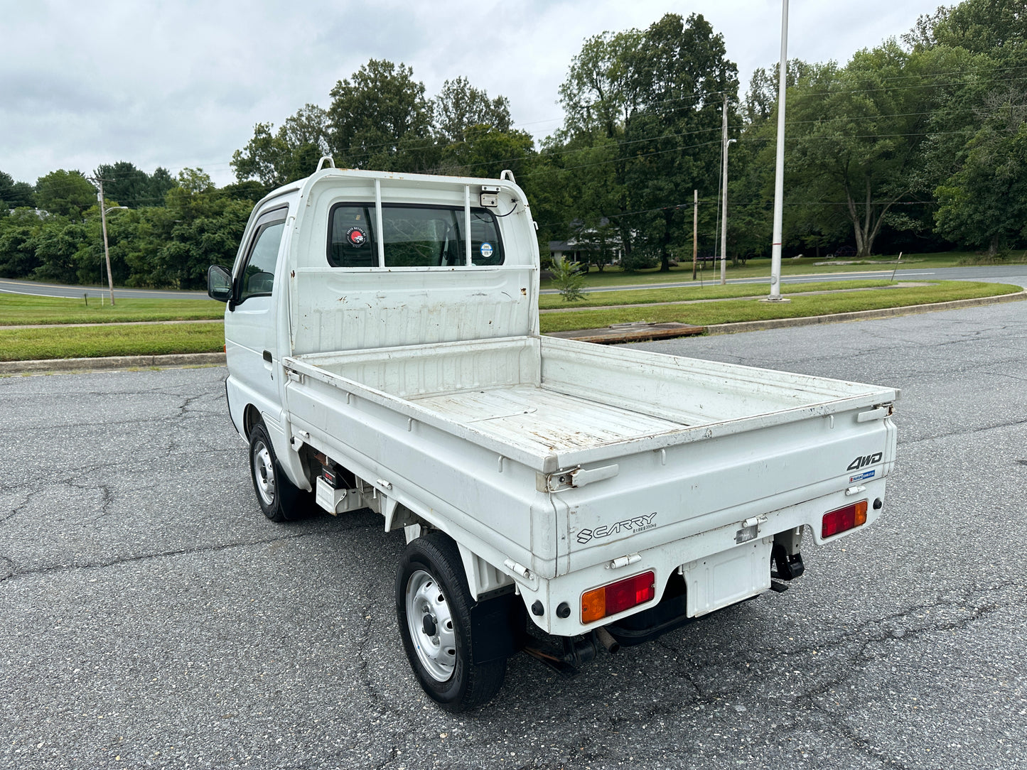 1997 SUZUKI CARRY 4WD - 5 SPEED - AIR CONDITIONING — LOT#623