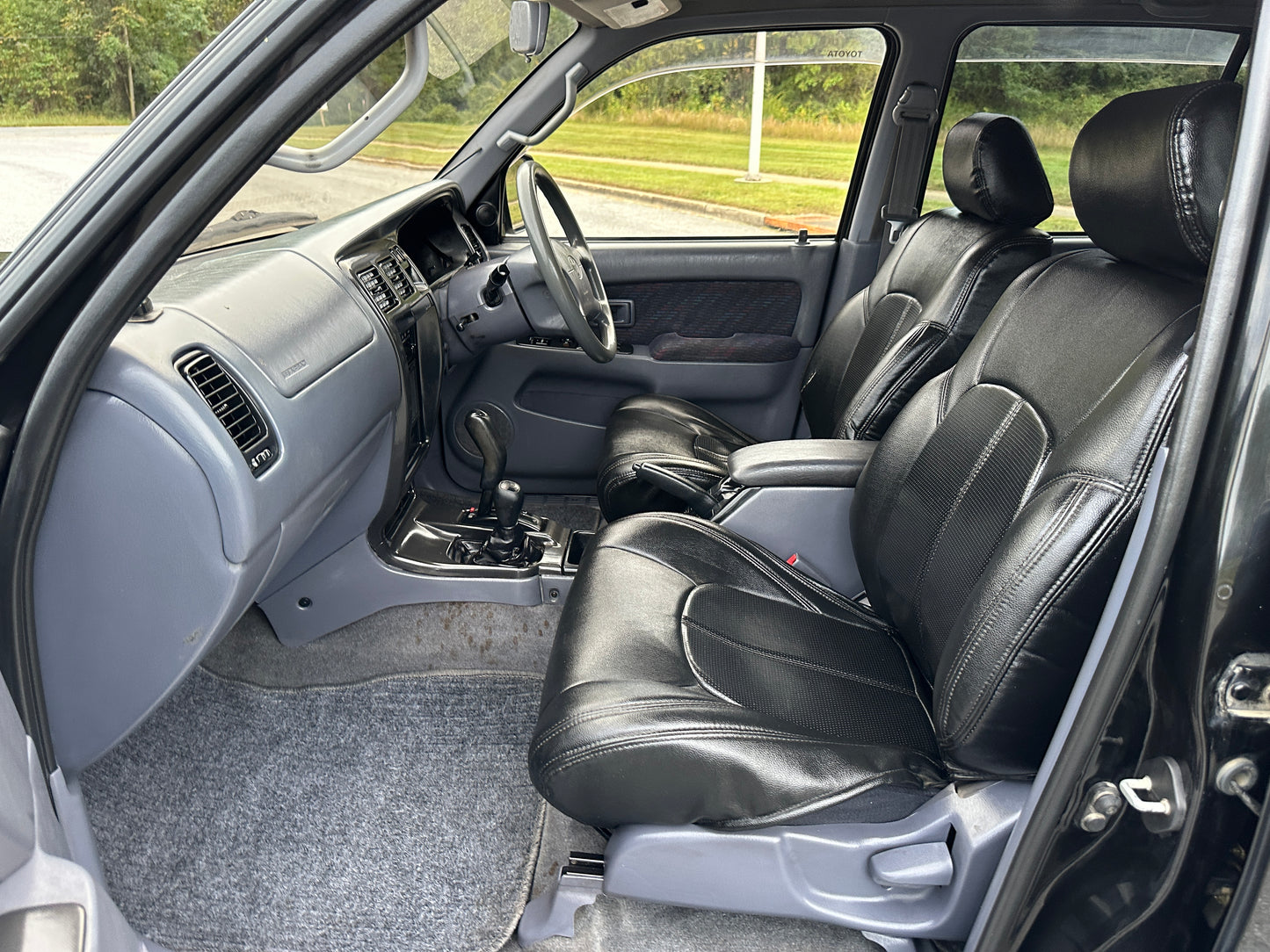 1998 Toyota Hilux Surf SSR-X Limited - 4WD - INTERCOOLED TURBO DIESEL — LOT#656