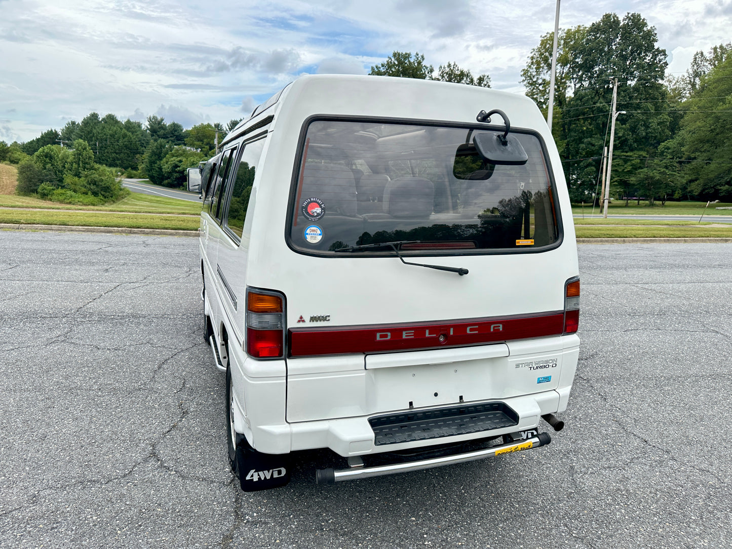 1992 MITSUBISHI DELICA STAR WAGON 4WD SUPER EXCEED - TURBO DIESEL — LOT#633