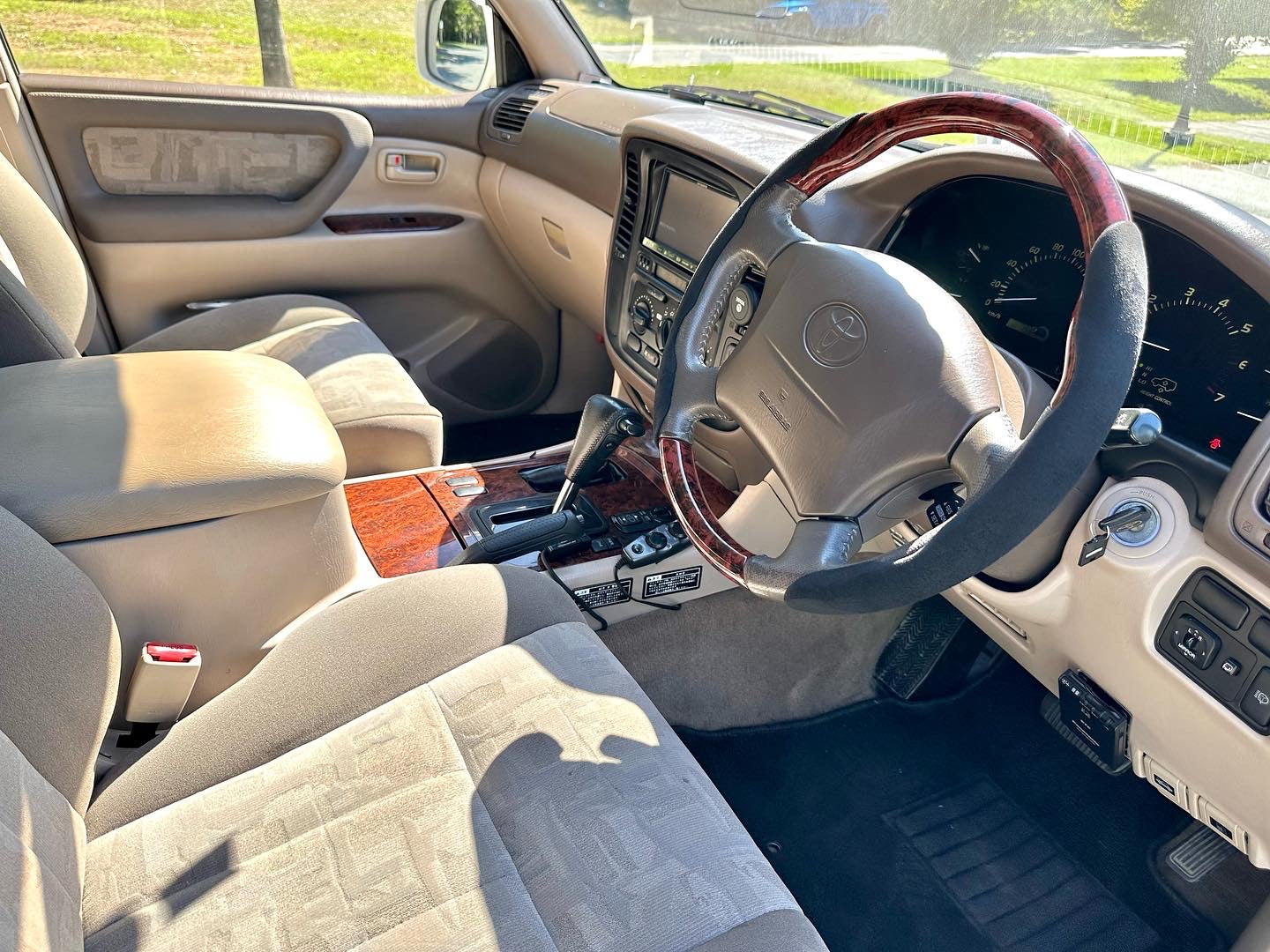 1998 Toyota Land Cruiser UZJ100 VX Limited