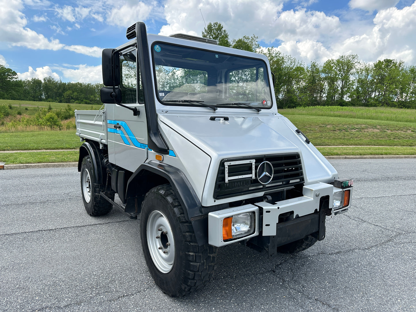 1993 MERCEDES BENZ UNIMOG 408-Series U90 3-WAY DUMP TRUCK