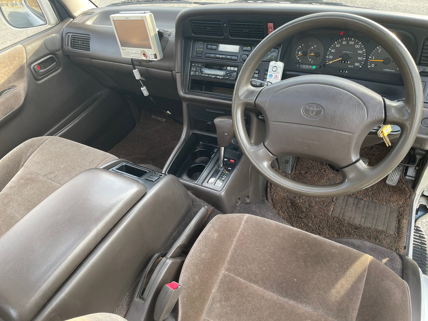 1995 TOYOTA HIACE SUPER CUSTOM LIVING SALOON EX KZH100