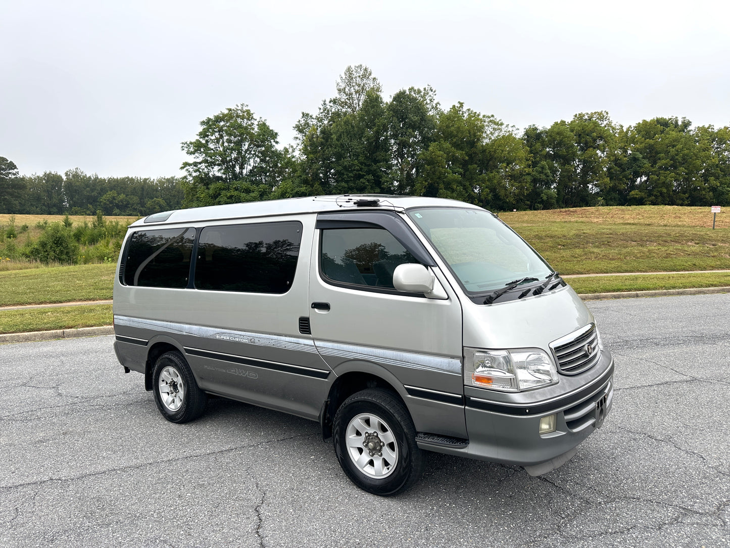 2000 TOYOTA HIACE SUPER CUSTOM G 4WD — INTERCOOLER TURBO DIESEL — LOT#614
