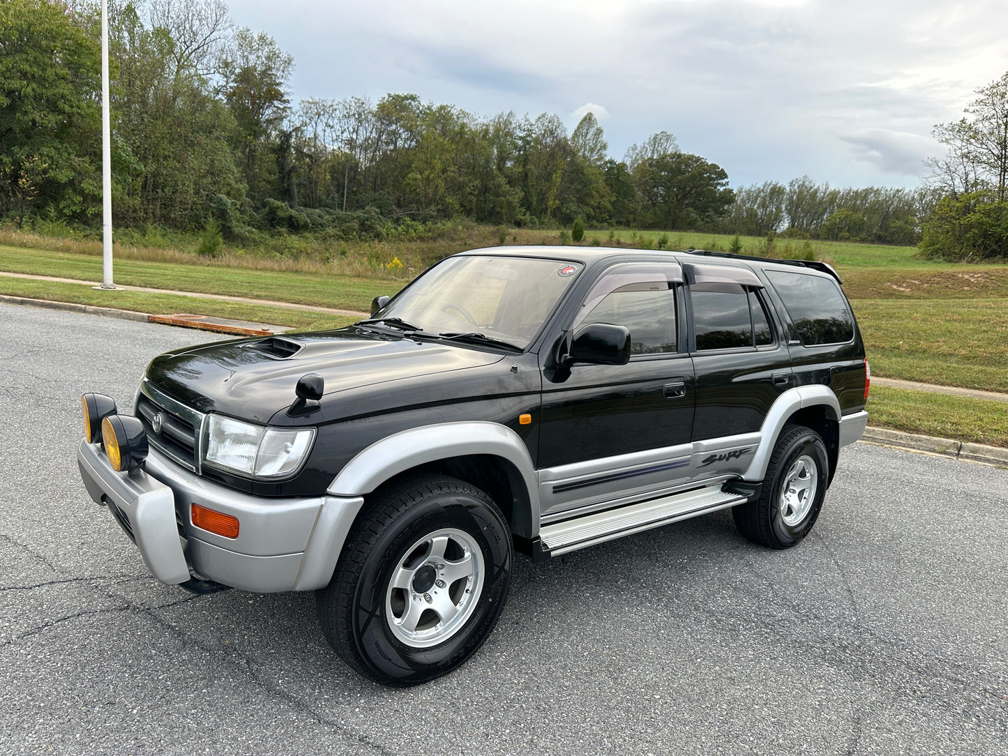 1998 Toyota Hilux Surf SSR-X Limited - 4WD - INTERCOOLED TURBO DIESEL — LOT#656