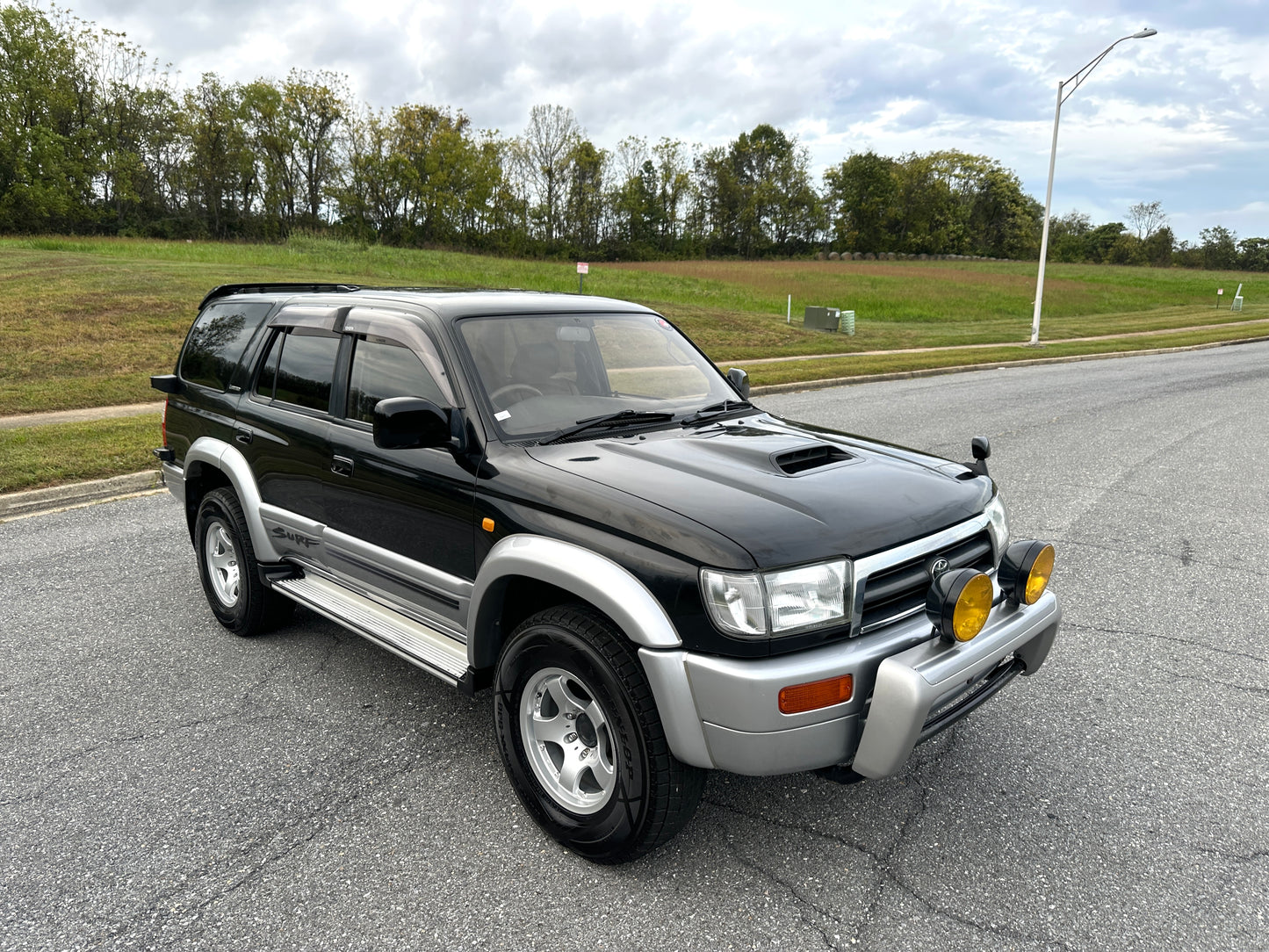 1998 Toyota Hilux Surf SSR-X Limited - 4WD - INTERCOOLED TURBO DIESEL — LOT#656