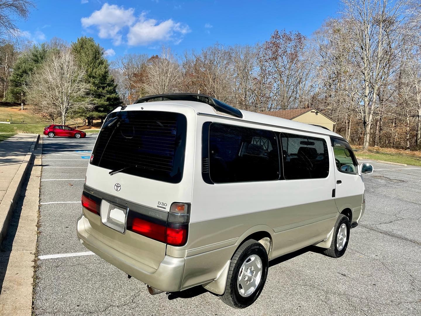 1997 TOYOTA HIACE SUPER CUSTOM G LIVING SALOON KZH106