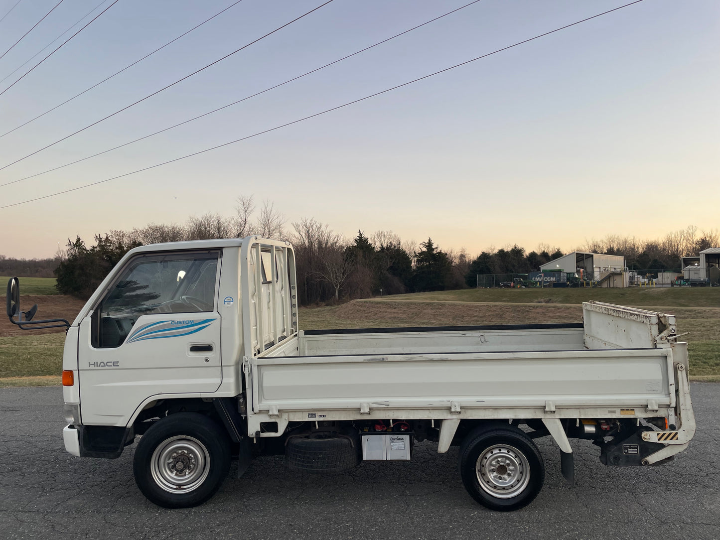 1995 TOYOTA HIACE CUSTOM LY151