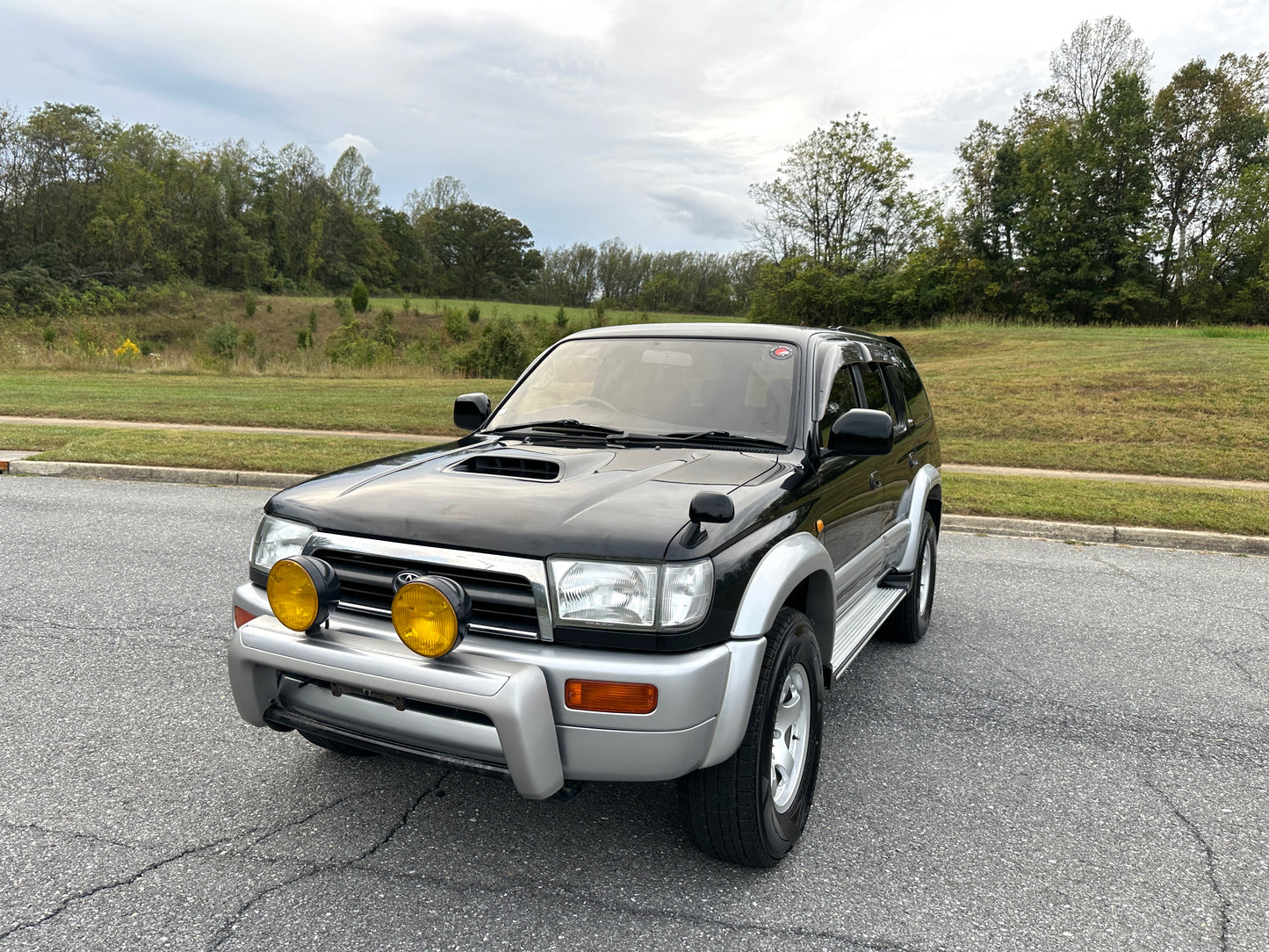 1998 Toyota Hilux Surf SSR-X Limited - 4WD - INTERCOOLED TURBO DIESEL — LOT#656