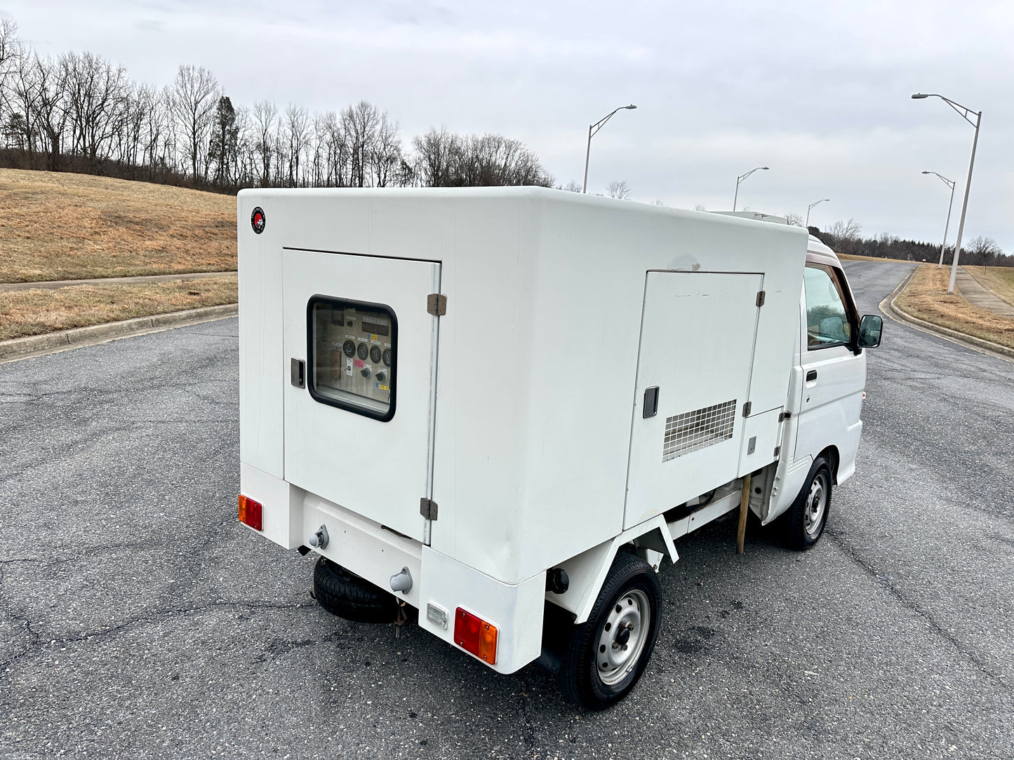 2000 DAIHATSU HIJET POWER GENERATOR TRUCK GD-S210P