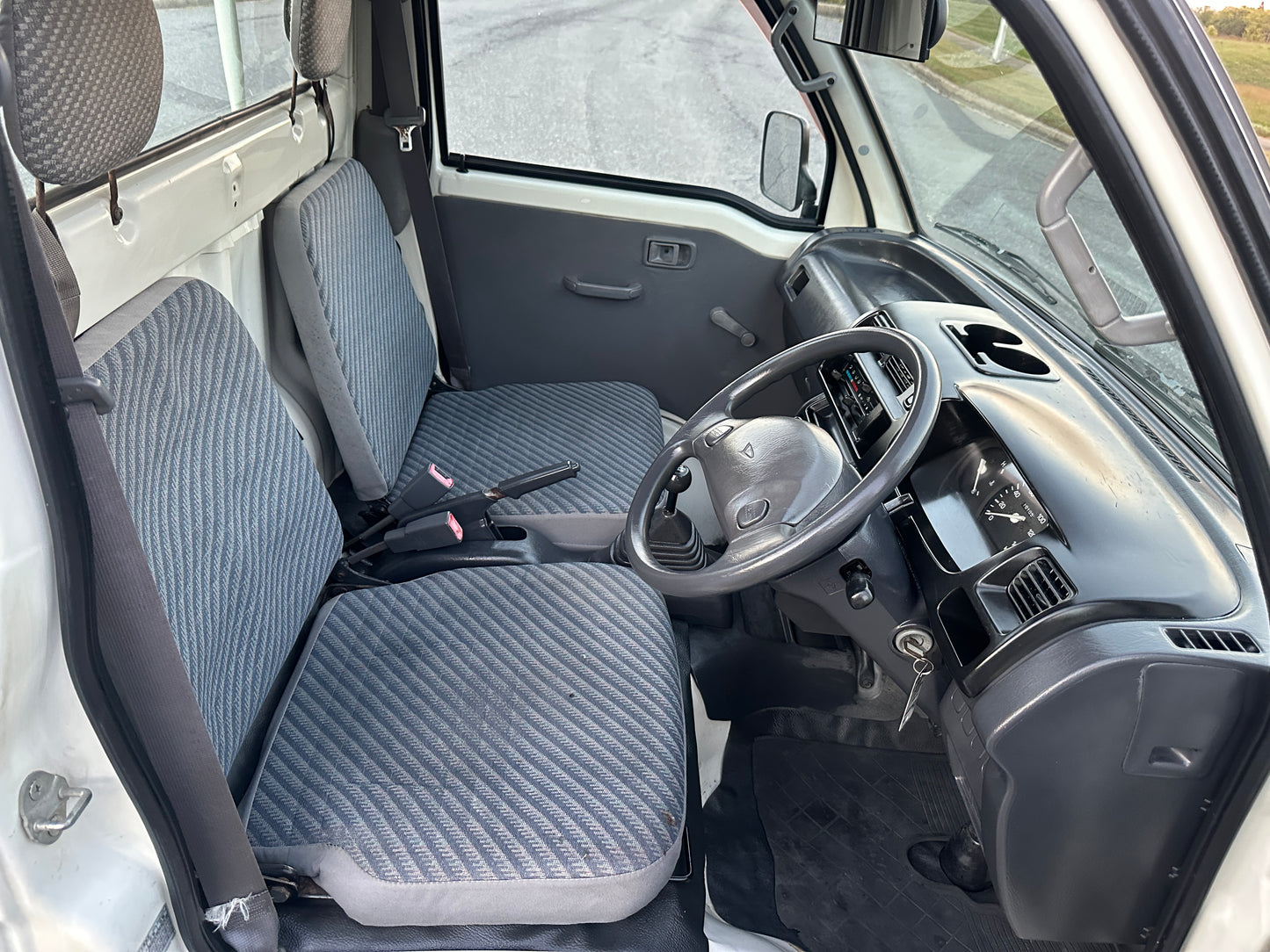 2000 DAIHATSU HIJET 4WD - A/C - FUEL INJECTION - POWER STEERING — LOT#620
