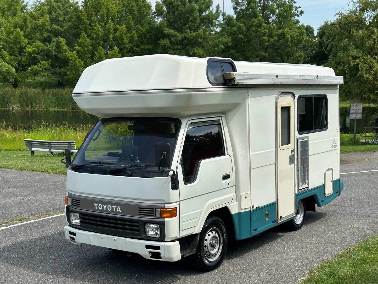 1993 TOYOTA HIACE LH85