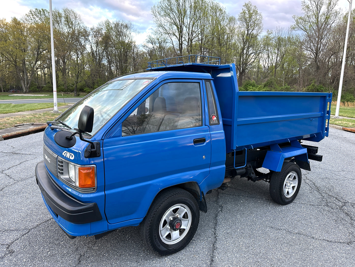 1990 TOYOTA TOWNACE HIGH-SIDE DUMP YM60