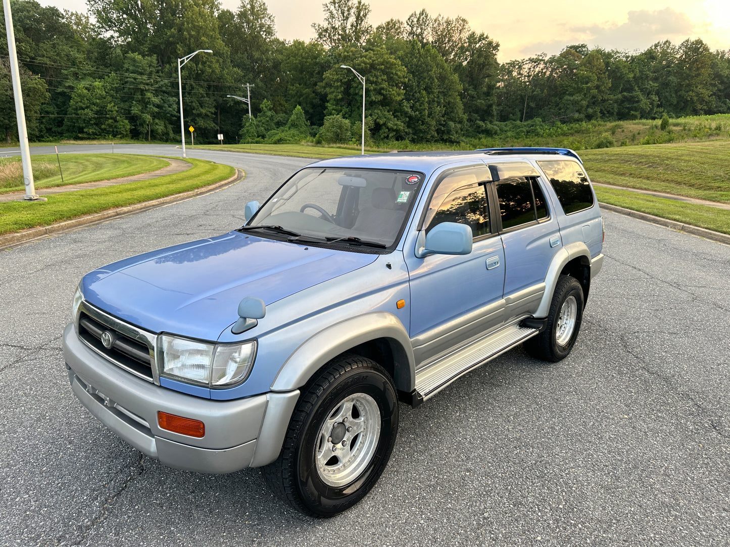1998 TOYOTA HILUX SURF SSR-G VZN185 — V6 Gasoline - 98k Miles — LOT#607