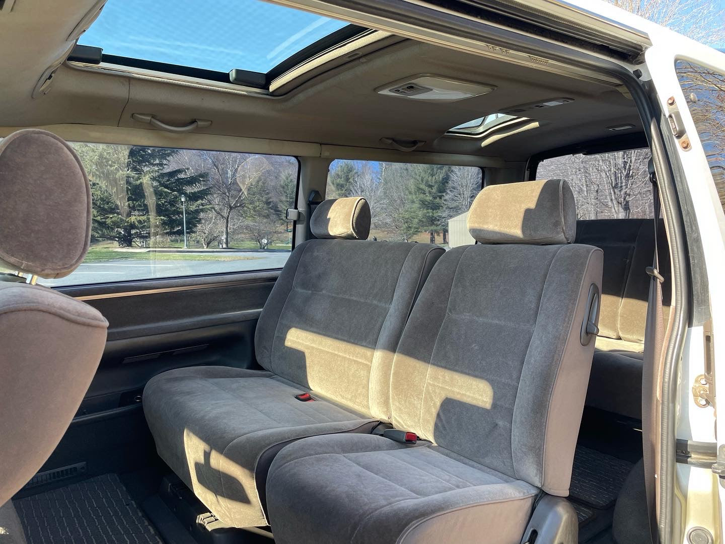1997 TOYOTA HIACE SUPER CUSTOM G LIVING SALOON KZH106