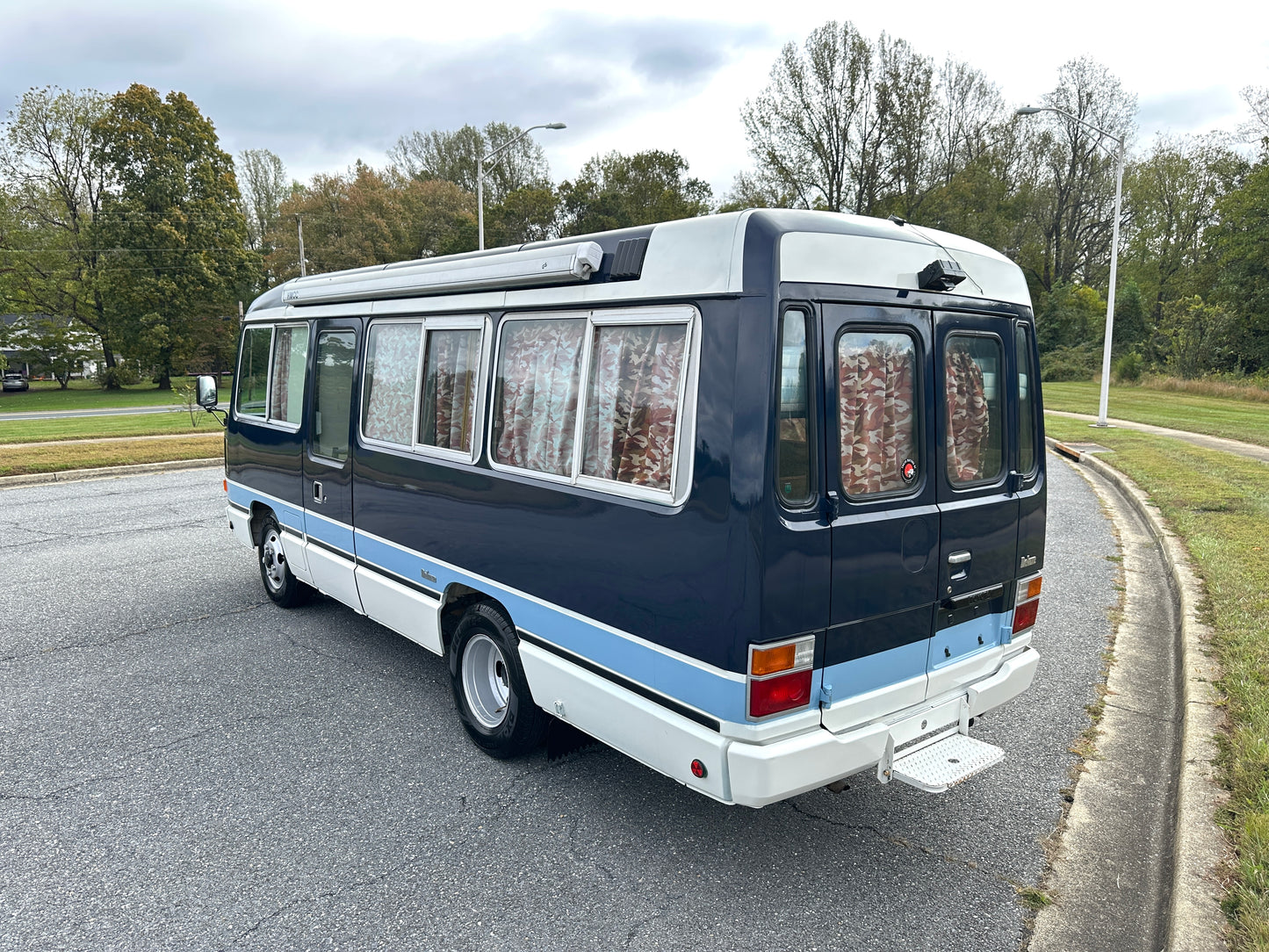 1992 TOYOTA COASTER DELUXE CAMPER — LOT#587