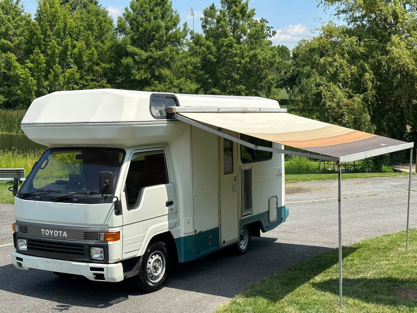 1993 TOYOTA HIACE LH85