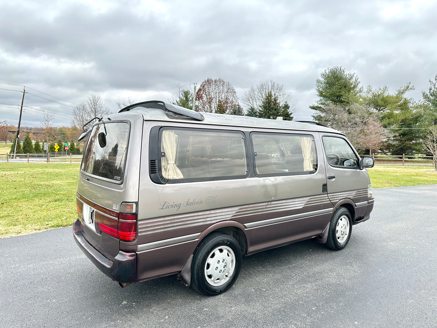1994 TOYOTA HIACE SUPER CUSTOM LIVING SALOON EX KZH100