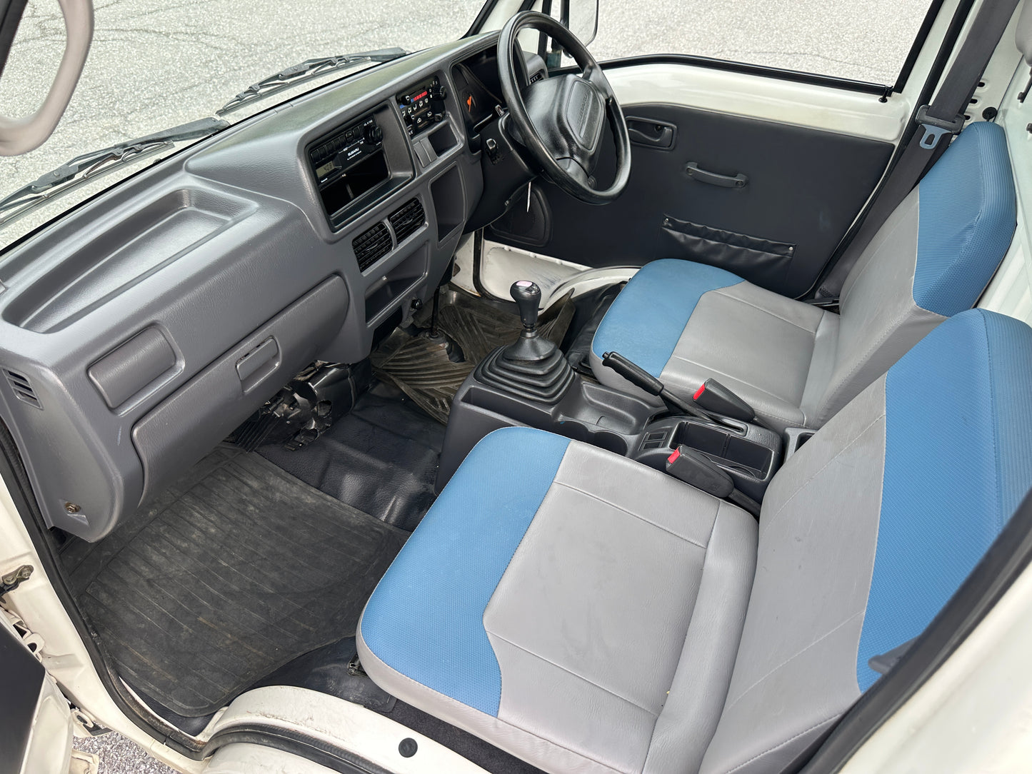 2000 SUBARU SAMBAR 4WD - A/C - POWER STEERING & AIRBAG — LOT#583