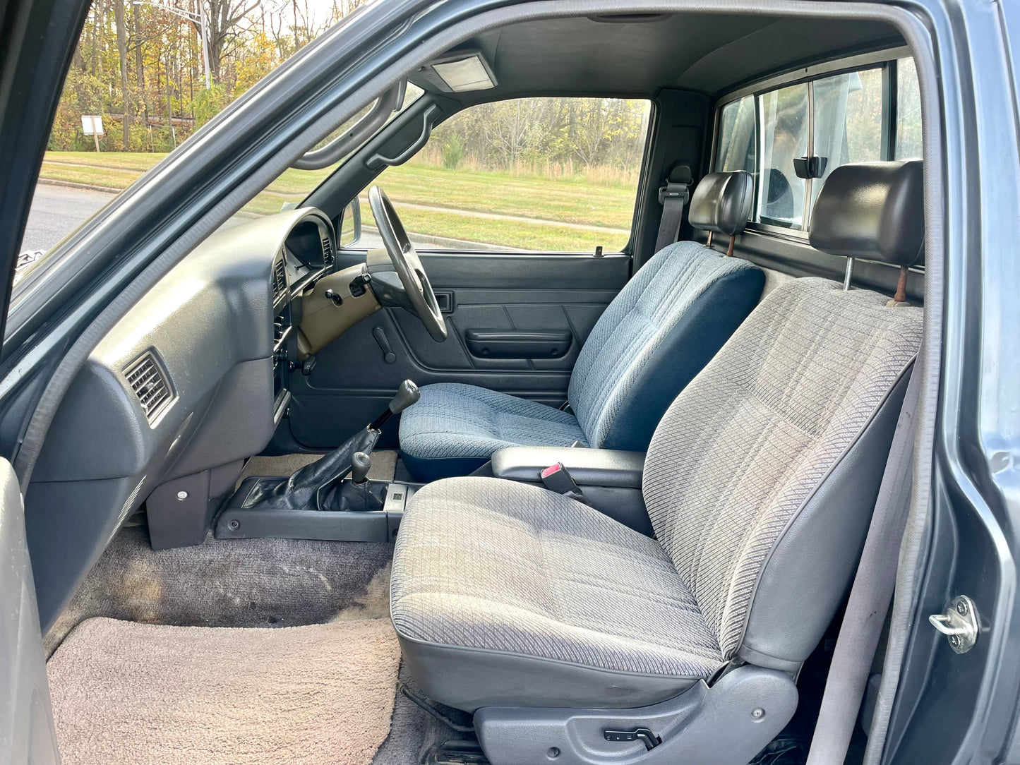 1993 TOYOTA HILUX LN106