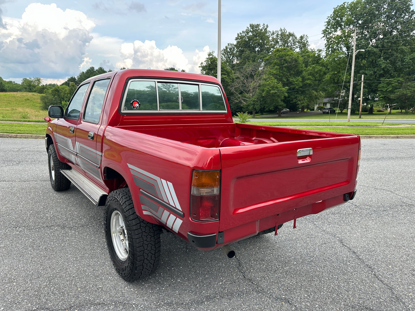 1992 TOYOTA HILUX DOUBLE CAB PICKUP 4WD - DIESEL & 5-SPEED