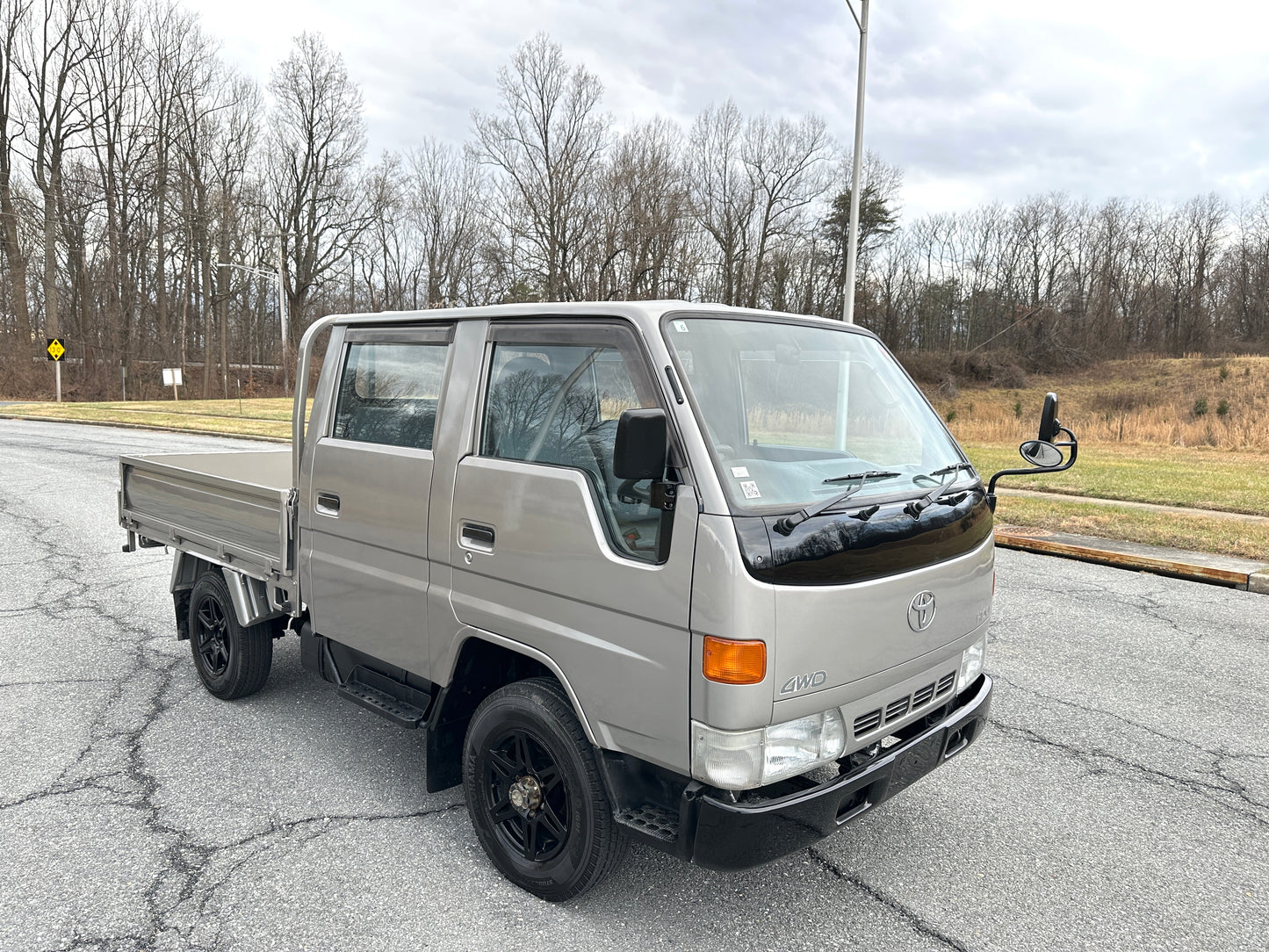 1995 TOYOTA HIACE LY161 DOUBLE-CAB TRUCK