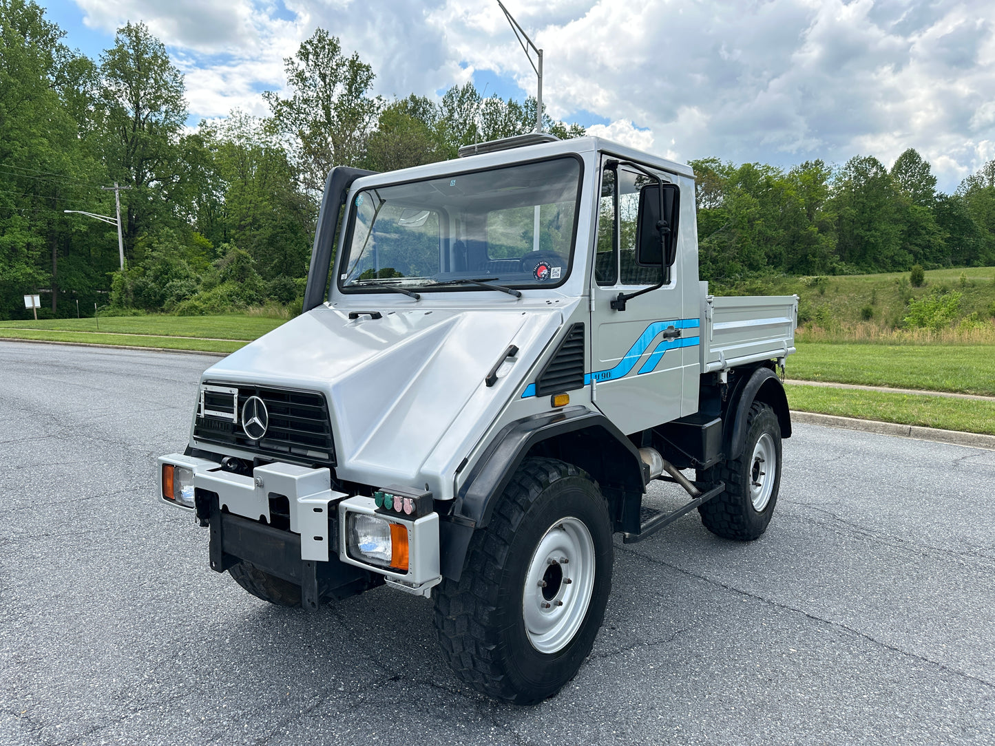 1993 MERCEDES BENZ UNIMOG 408-Series U90 3-WAY DUMP TRUCK